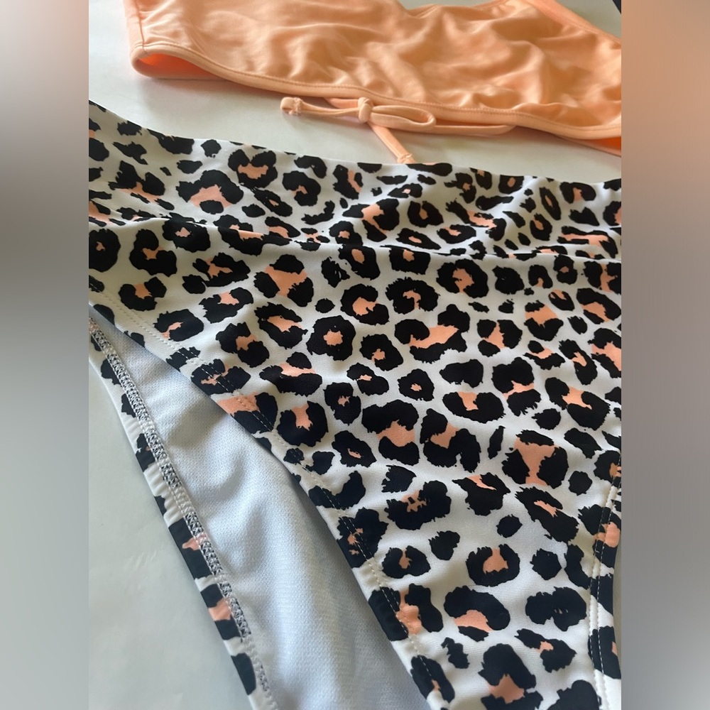 Bikini Set - Picture 2 of 6
